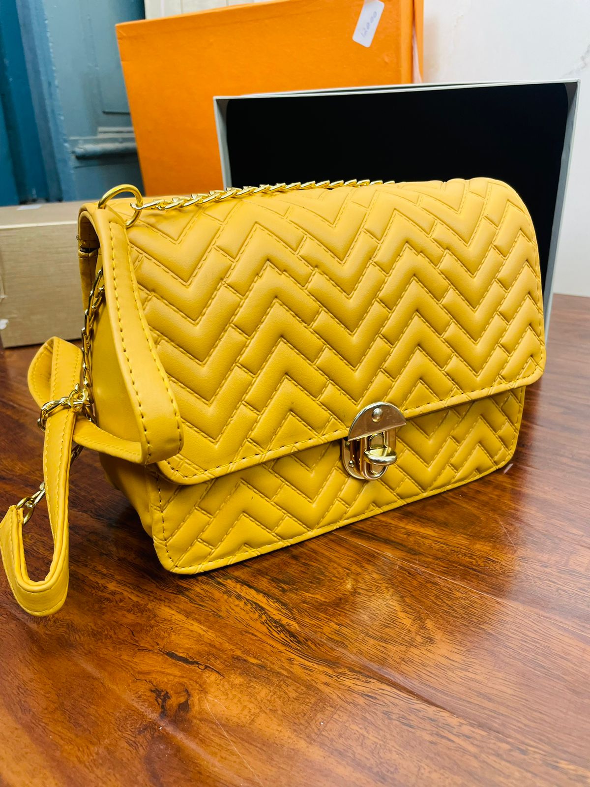 Beautiful Mustard Color Handbag For Girls/women