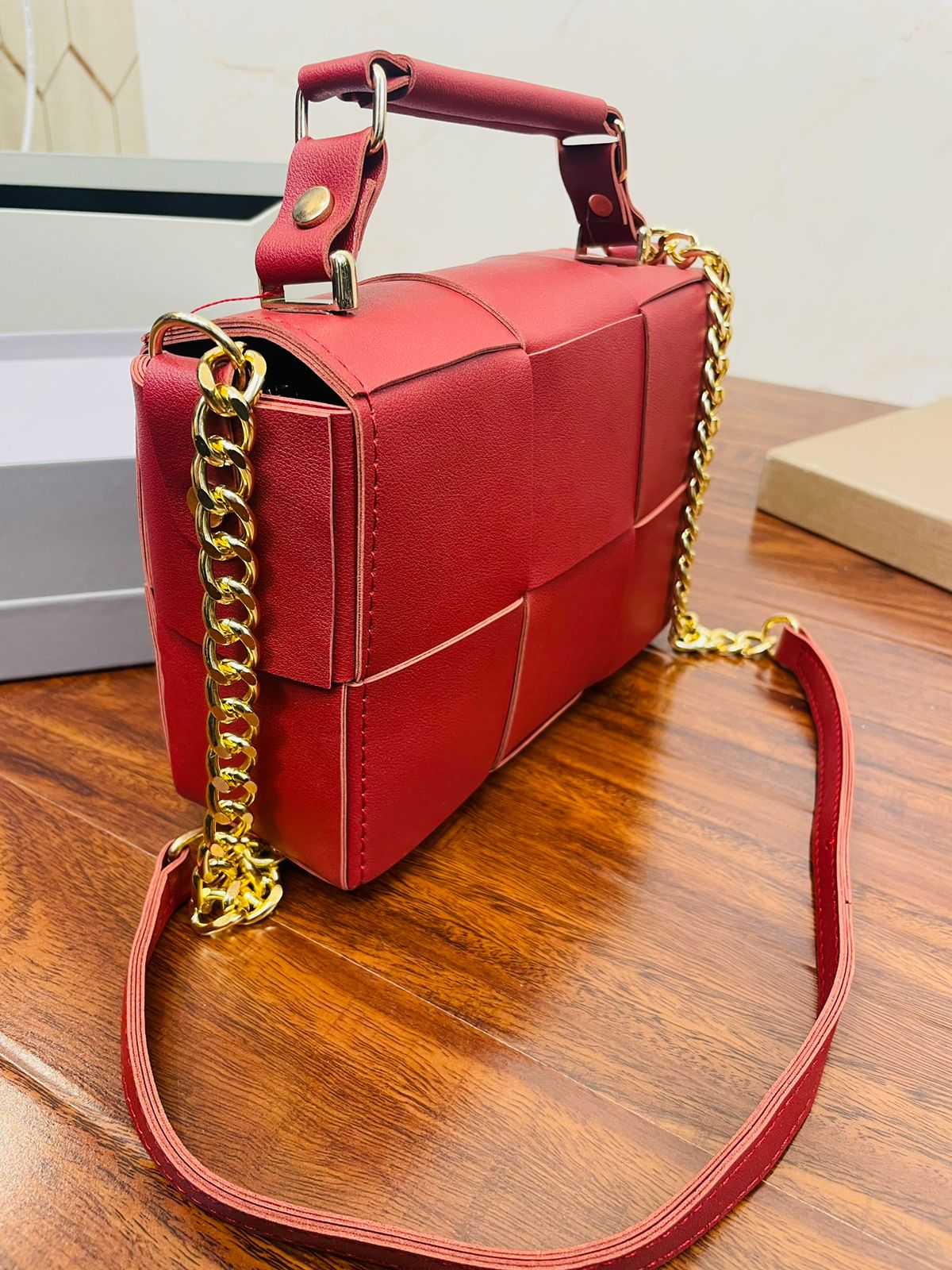 Elegant Maroon Color Handbag  For Girls/women