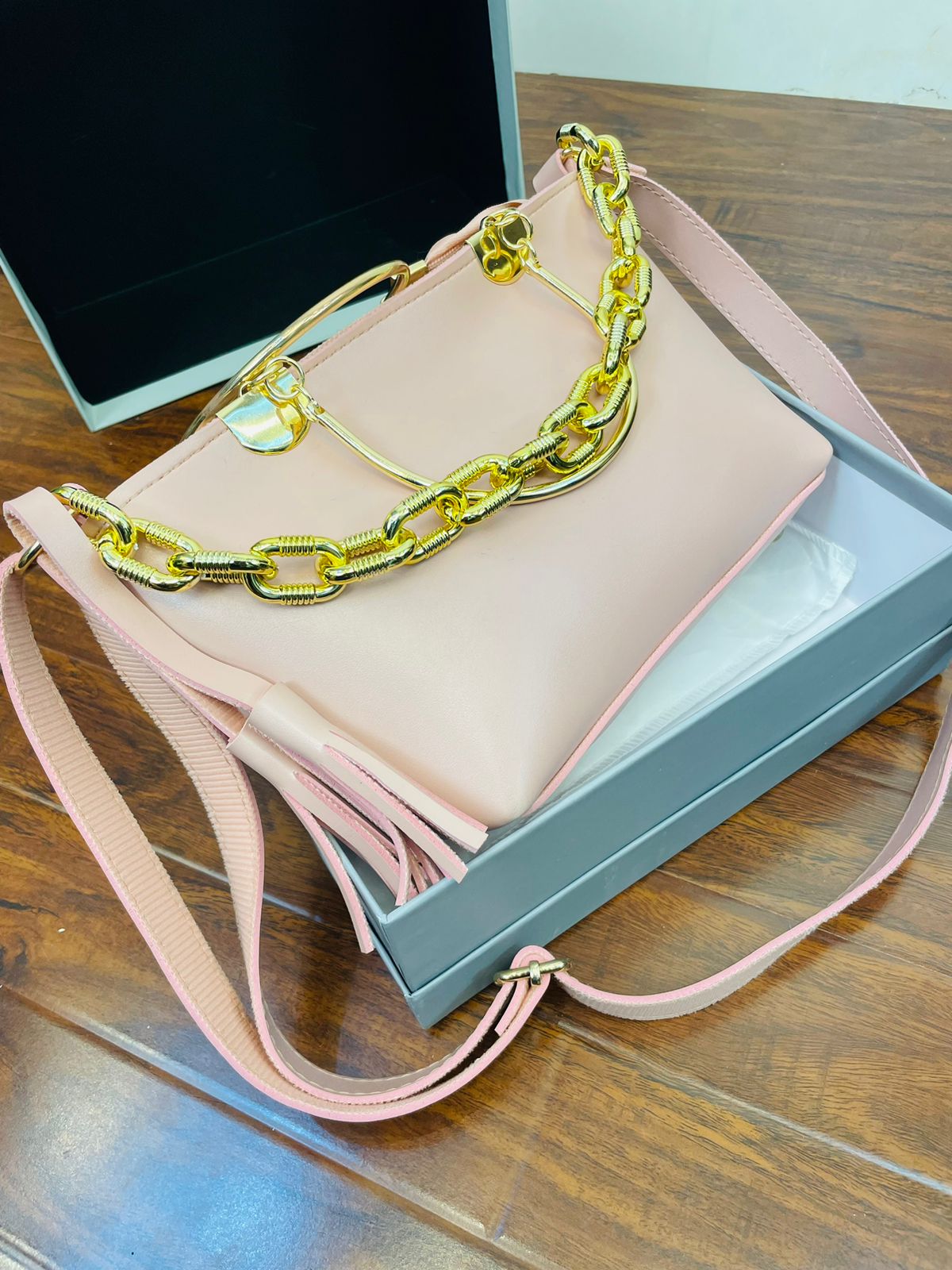 Stylish Baby Pink Handbag For Girls/Women