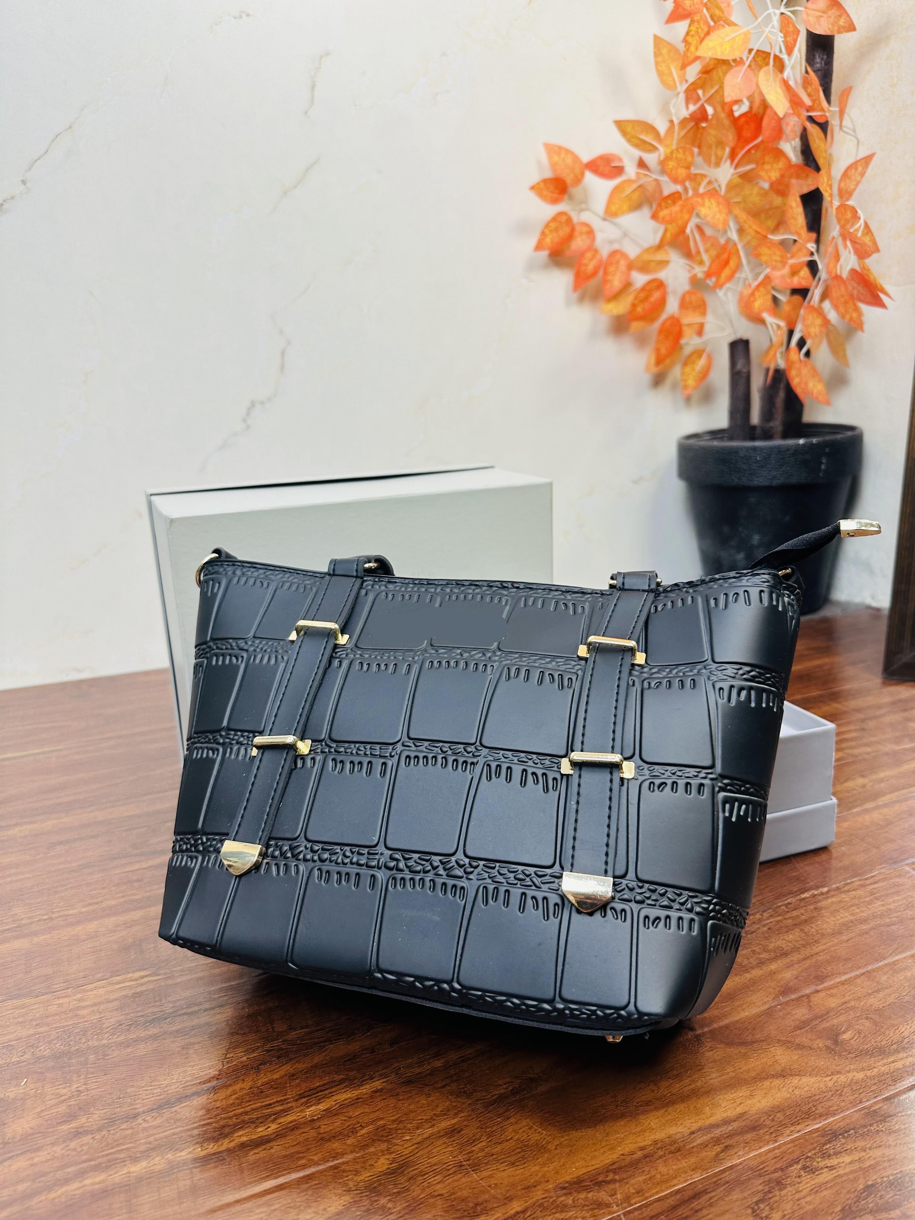 Elegant Black Color Handbag For Girls/Women