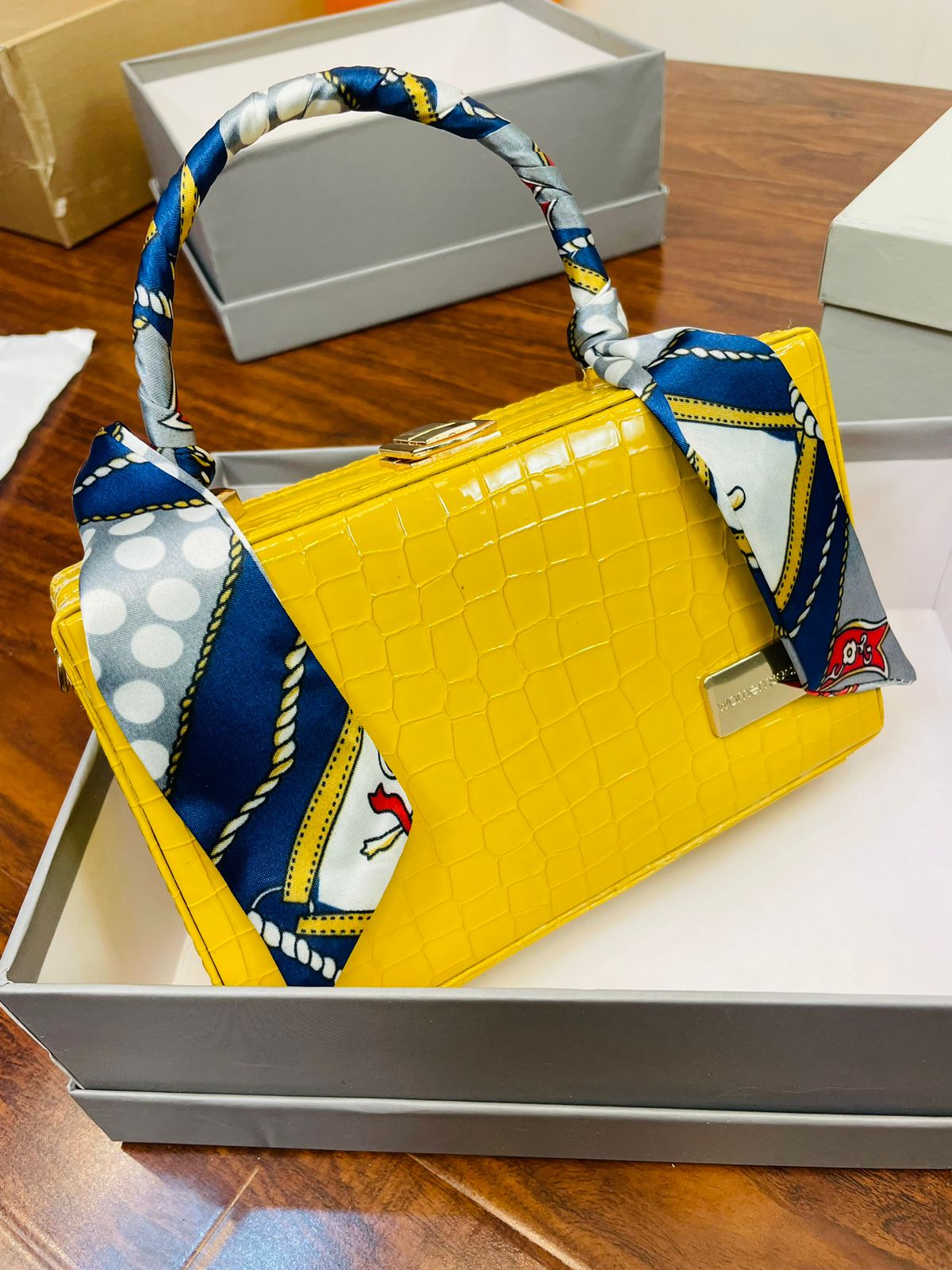 Capri Yellow Handbag For Girls/women