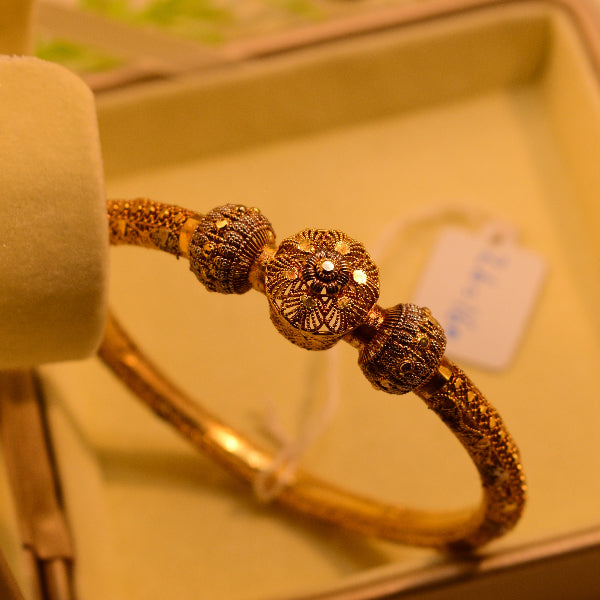 Glamorous Unique Design Gold Plated Bangle for Girls/Women