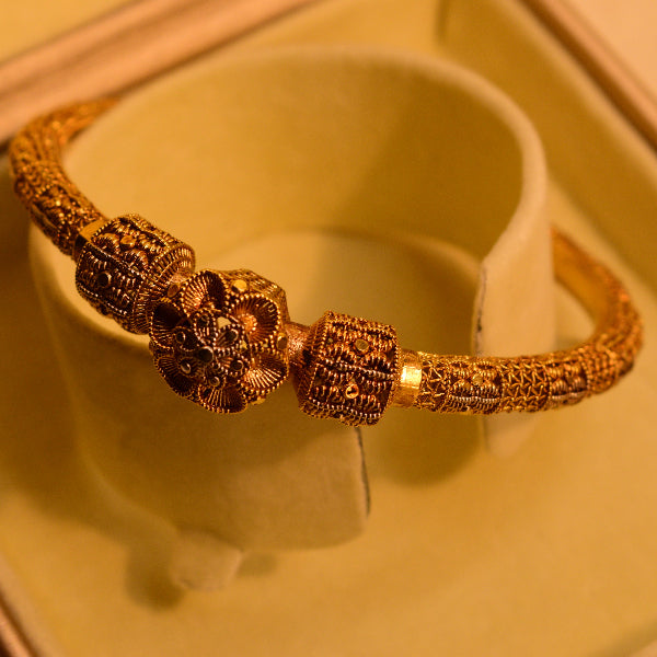 Charming Unique Design Gold Plated Bangle for Girls/Women