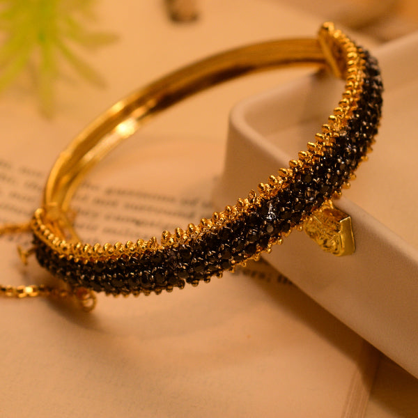 Beautiful Unique Design Gold Plated Crystal Stones Bangle for Girls/Women