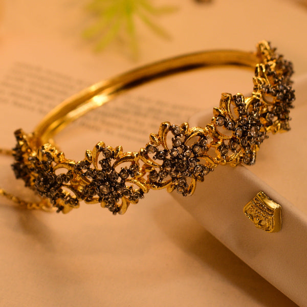 Gorgeous Unique Design Gold Plated Crystal Stones Bangle for Girls/Women