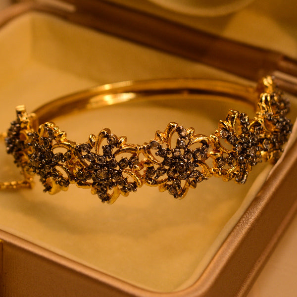Gorgeous Unique Design Gold Plated Crystal Stones Bangle for Girls/Women