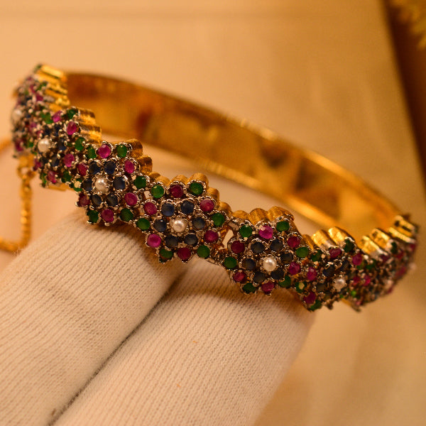 Elegant Unique Design Gold Plated Crystal Stones Bangle for Girls/Women
