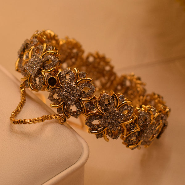 Gorgeous Unique Design Gold Plated Crystal Stones Bangle for Girls/Women