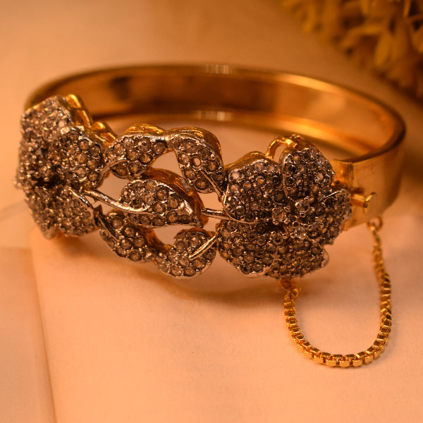 Glamorous Design Gold Plated Crystal Stones Bangle for Girls/Women