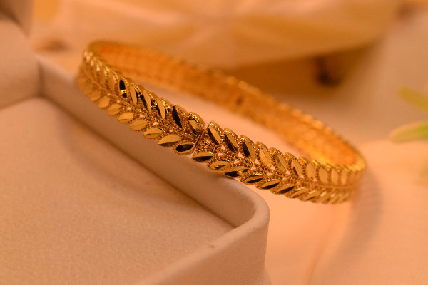 Dazzling Unique Design Gold Plated Bangle for Girls/Women