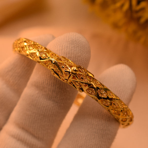 Charming Unique Design Gold Plated Bangle for Girls/Women