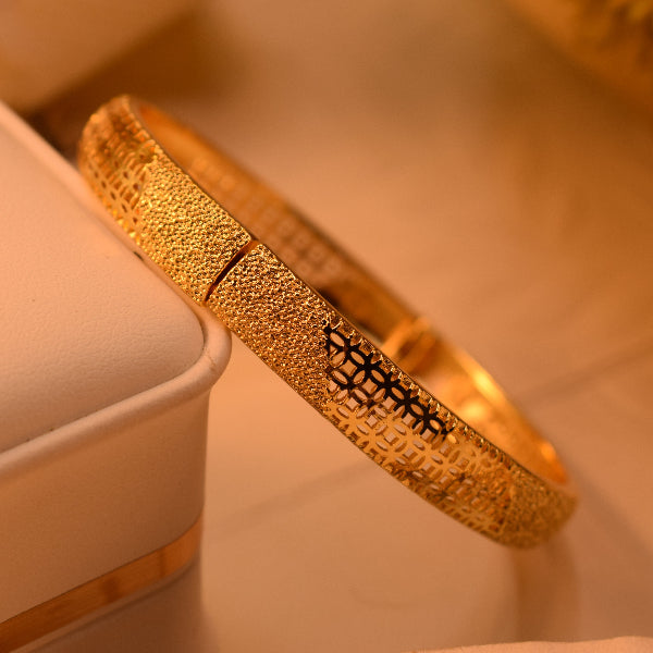 Luminous Unique Design Gold Plated Bangle for Girls/Women