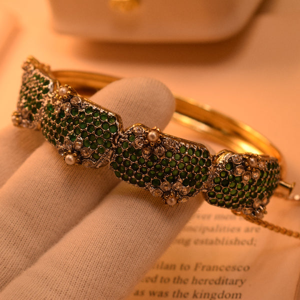 Gorgeous Unique Design Gold Plated Crystal Stones Bangle for Girls/Women