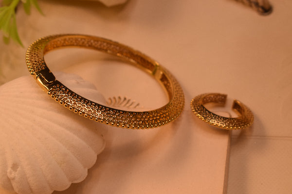 Luxury Design Gold Plated Bangle and Ring Set for Girls/Women