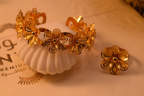 Charming Design Gold Plated Bangle and Ring Set for Girls/Women