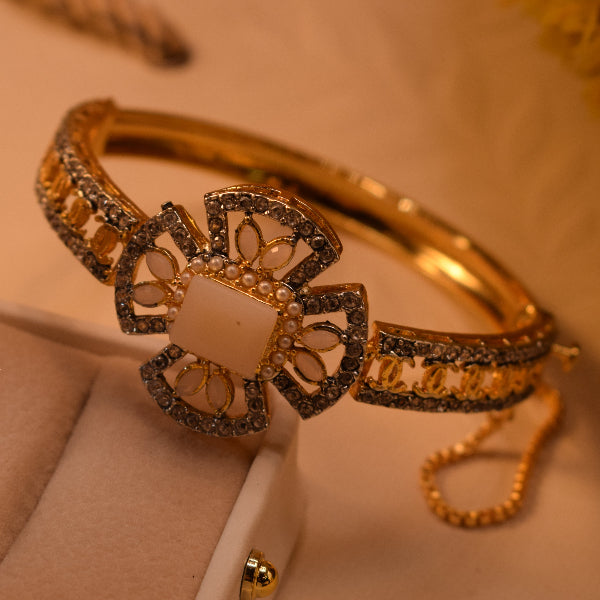 Fancy Design Gold Plated Crystal Stones Bangle for Girls/Women