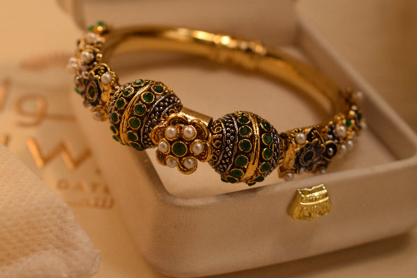 Sparkling Design Gold Plated Crystal Stones Bangle for Girls/Women