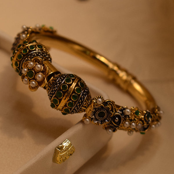 Sparkling Design Gold Plated Crystal Stones Bangle for Girls/Women