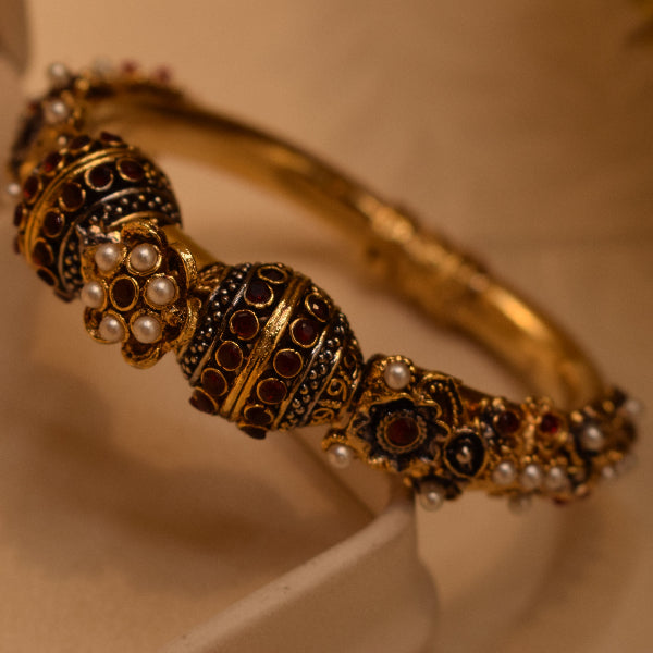 Sparkling Design Gold Plated Crystal Stones Bangle for Girls/Women