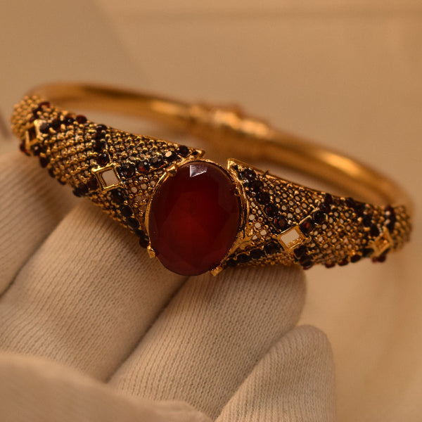 Elegant Design Gold Plated Crystal Stones Bangle for Girls/Women