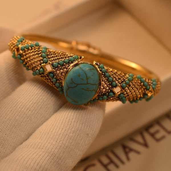 Elegant Design Gold Plated Crystal Stones Bangle for Girls/Women