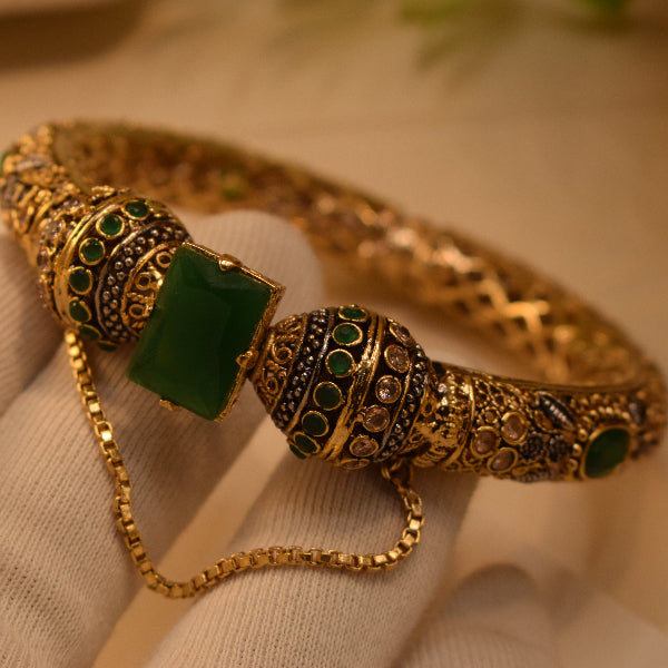 Dazzling Design Gold Plated Crystal Stones Bangle for Girls/Women