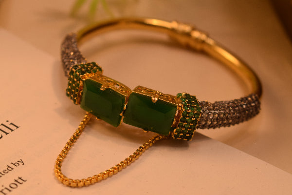 Glamorous Design Gold Plated Crystal Stones Bangle for Girls/Women