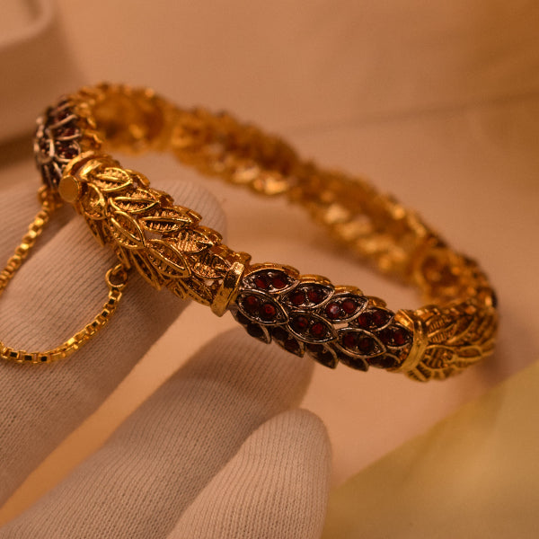 Elegant Design Gold Plated Crystal Stones Bangle for Girls/Women