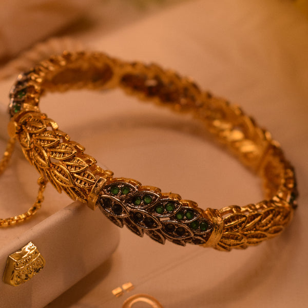 Elegant Design Gold Plated Crystal Stones Bangle for Girls/Women