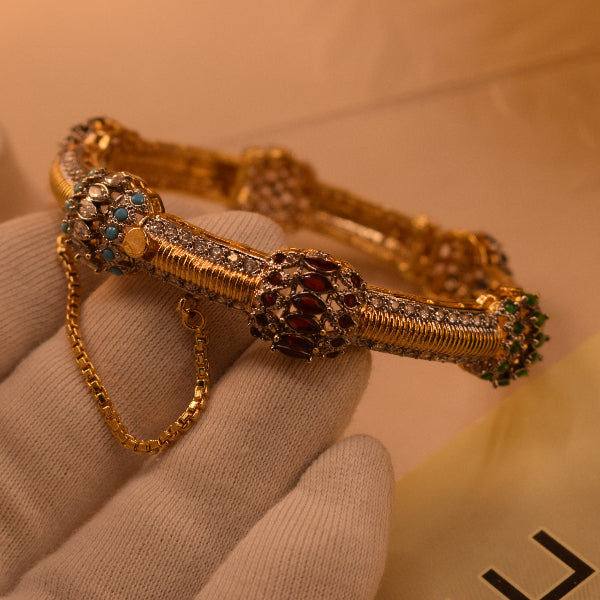 Beautiful Design Gold Plated Crystal Stones Bangle for Girls/Women