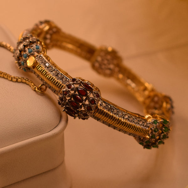 Beautiful Design Gold Plated Crystal Stones Bangle for Girls/Women