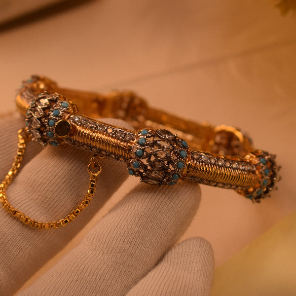 Beautiful Design Gold Plated Crystal Stones Bangle for Girls/Women