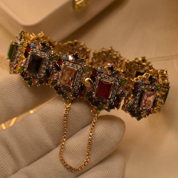Glamorous Design Gold Plated Crystal Stones Bracelet for Girls/Women