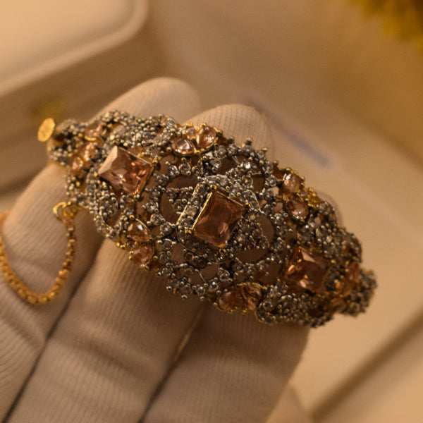 Beautiful Unique Design Gold Plated Crystal Stones Bangle for Girls/Women
