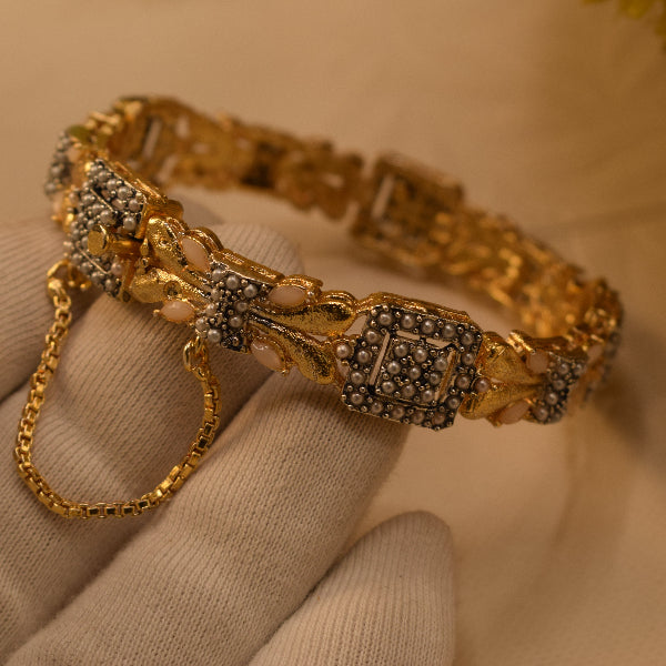 Gorgeous Unique Design Gold Plated Crystal Stones Bangle for Girls/Women