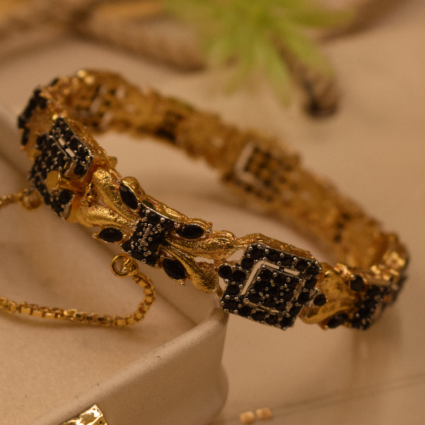 Gorgeous Unique Design Gold Plated Crystal Stones Bangle for Girls/Women