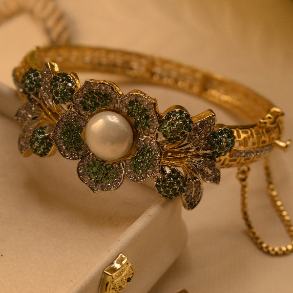 Stylish Unique Design Gold Plated Crystal Stones Bangle for Girls/Women