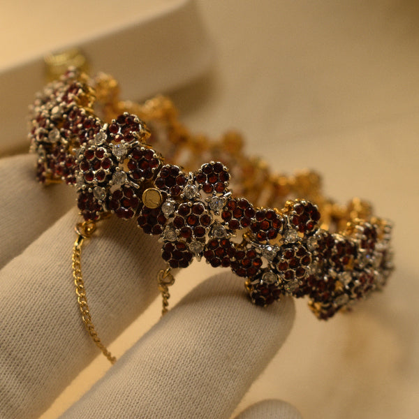 Sparkling Unique Design Gold Plated Crystal Stones Bangle for Girls/Women