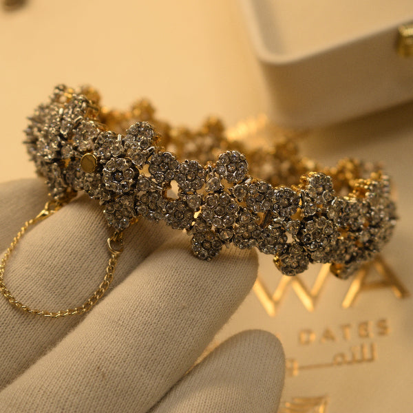 Sparkling Unique Design Gold Plated Crystal Stones Bangle for Girls/Women