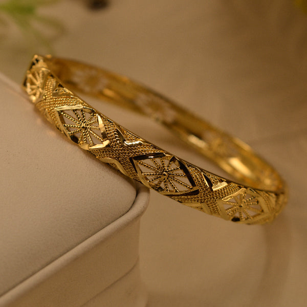 Sparkling Unique Flower Design Gold Plated Bangle for Girls/Women