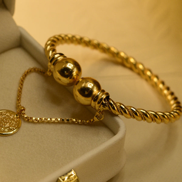 Sparkling Unique Design Gold Plated Bangle for Girls/Women