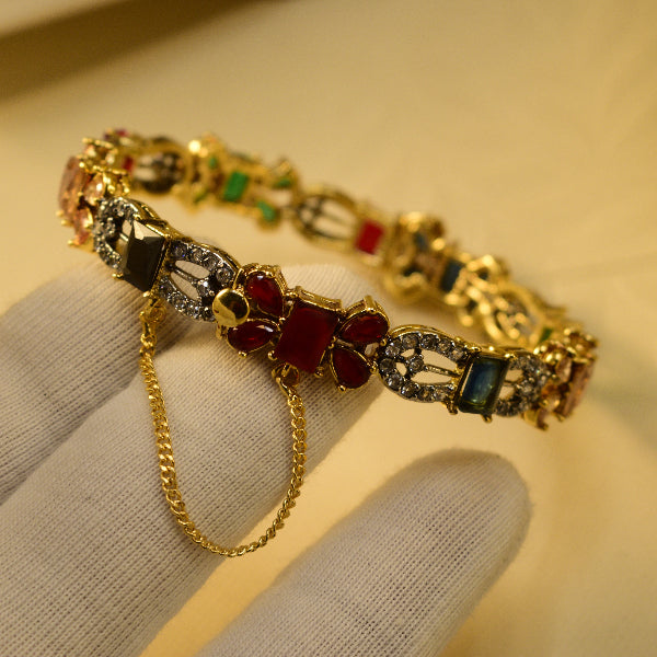 Elegant Design Gold Plated Crystal Stones Bangle for Girls/Women