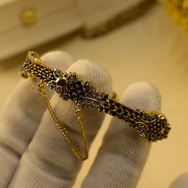 Glamorous Design Gold Plated Crystal Stones Bangle for Girls/Women