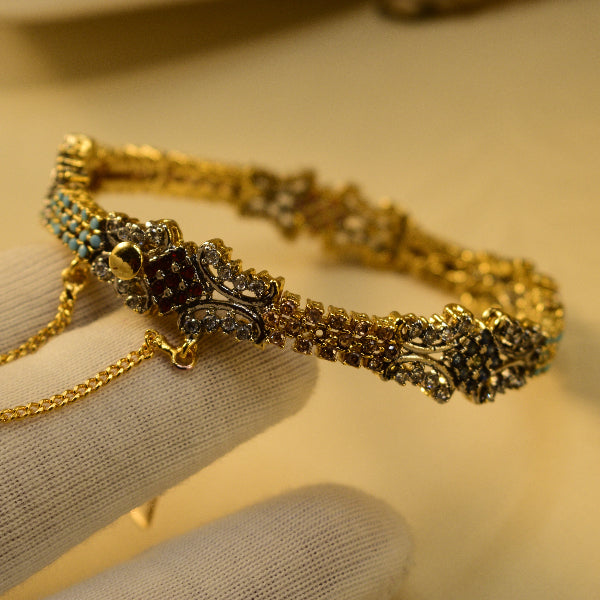 Glamorous Design Gold Plated Crystal Stones Bangle for Girls/Women