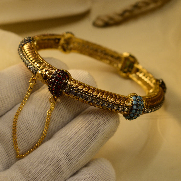 Charming Design Gold Plated Crystal Stones Bangle for Girls/Women