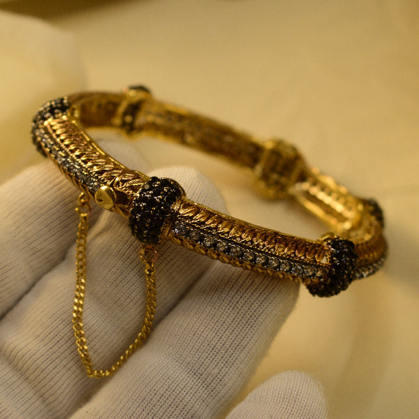 Charming Design Gold Plated Crystal Stones Bangle for Girls/Women