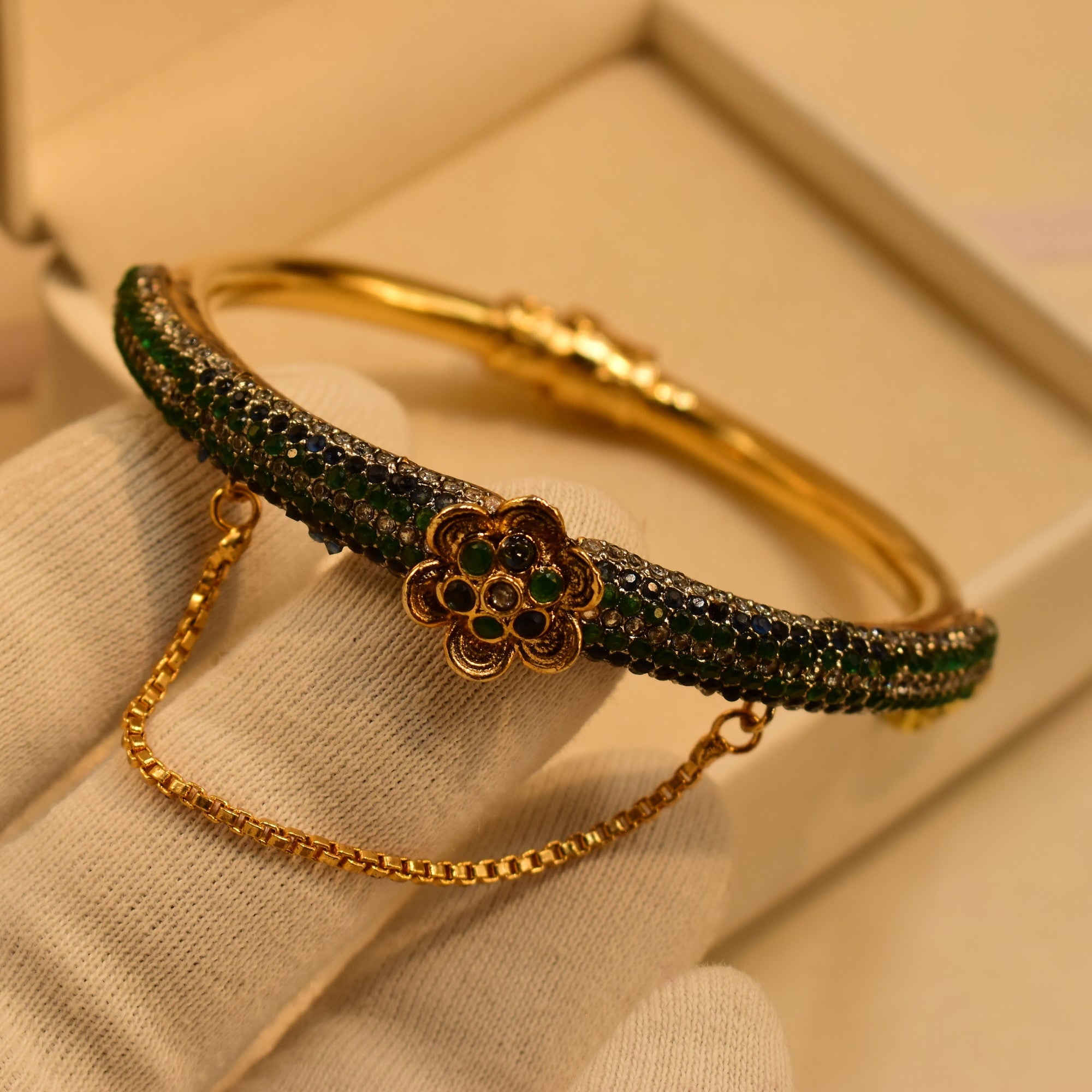 Beautiful Unique Design Gold Plated Crystal Stones Bangle for Girls/Women