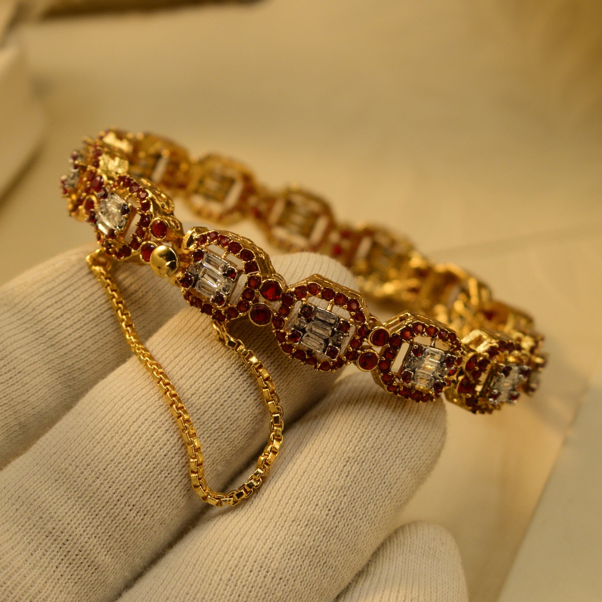 Fancy Design Gold Plated Crystal Stones Bangle for Girls/Women