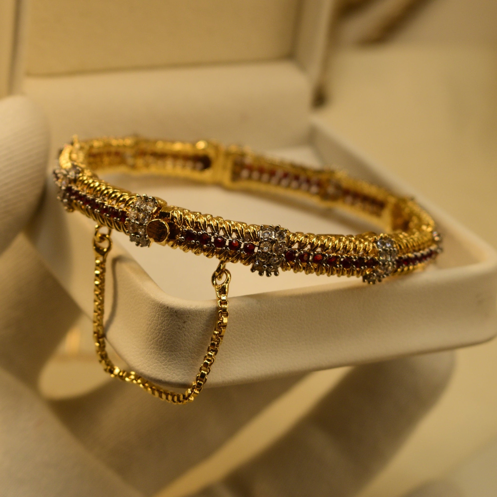 Dazzling Design Gold Plated Crystal Stones Bangle for Girls/Women