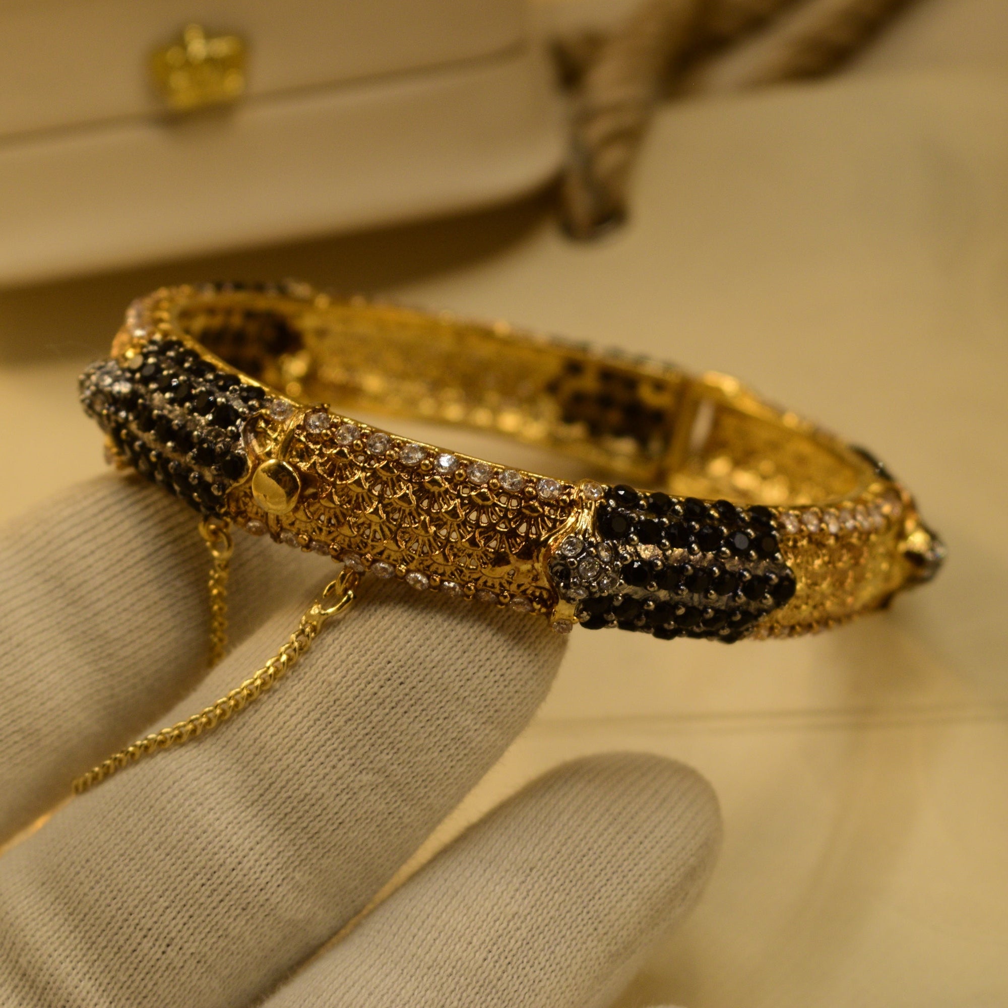Sparkling Unique Design Gold Plated Crystal Stones Bangle for Girls/Women